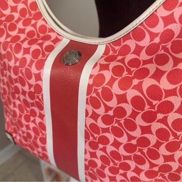 Coach Coral Signature Canvas Shoulder Bag with Cream Trim - Picture 2 of 7